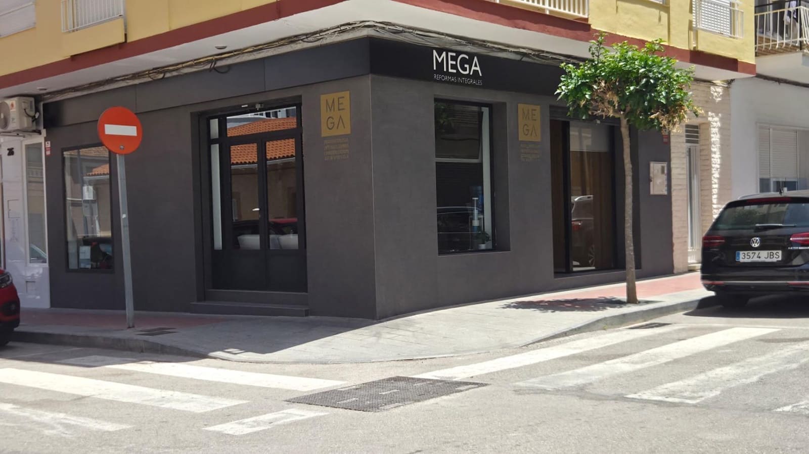 Commercial for sale in Guardamar del Segura - € 146,800 (Ref: 9949729)
