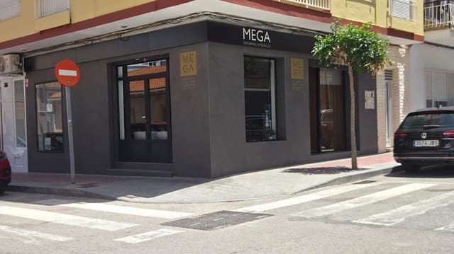 Commerciale in vendita in Guardamar del Segura - 146.800 € (Rif: 9949729)