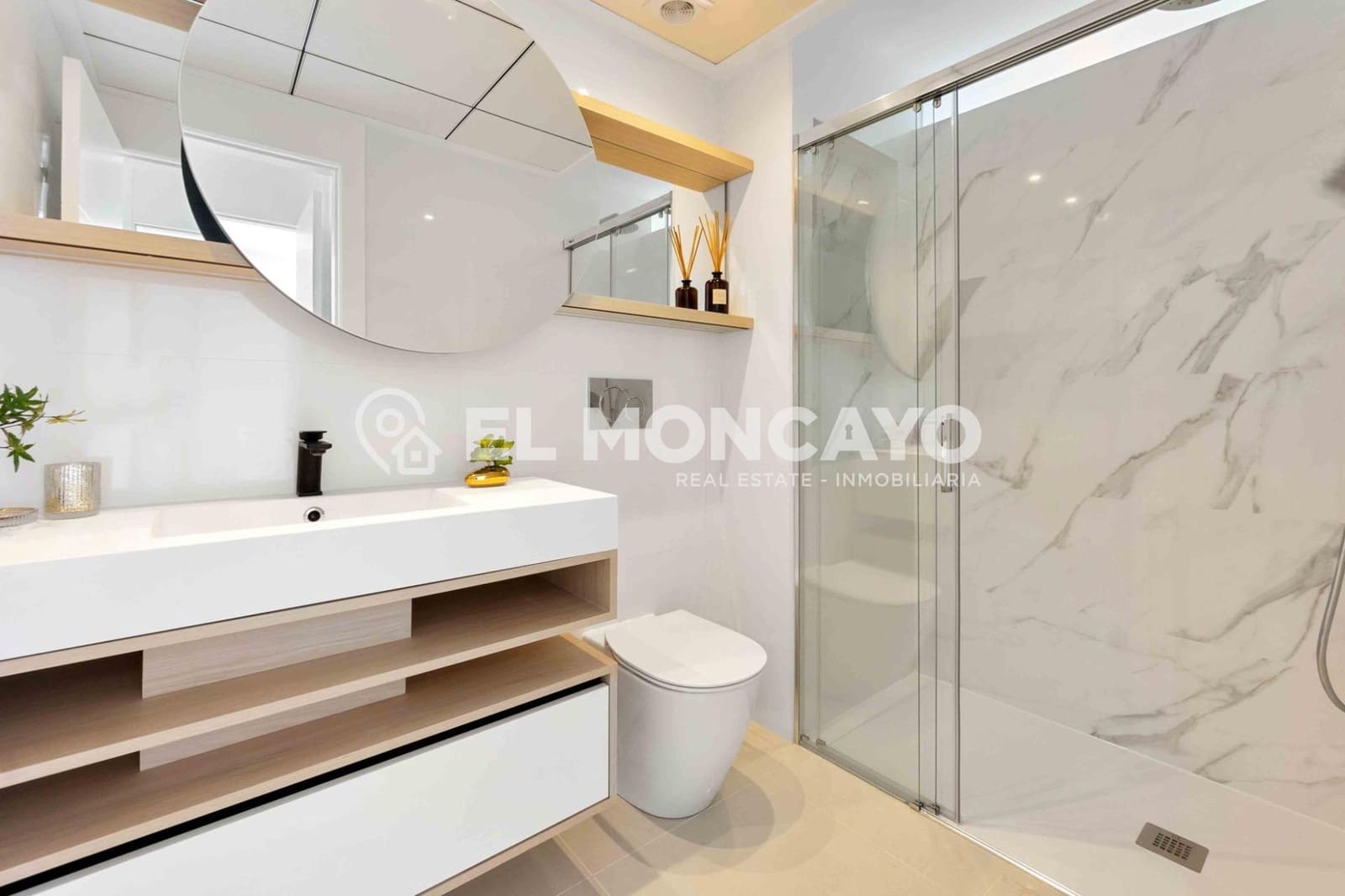2 bedroom Apartment for sale in Rojales with pool garage - € 319,000 (Ref: 9949730)