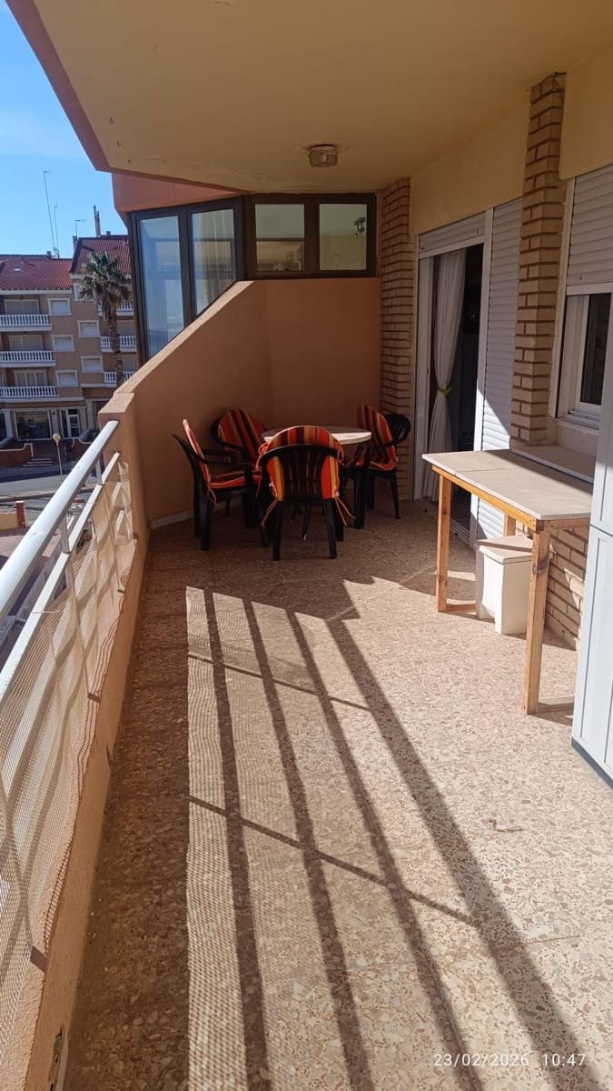Apartamento de 2 habitaciones en Guardamar del Segura en venta - 215.000 € (Ref: 9962622)