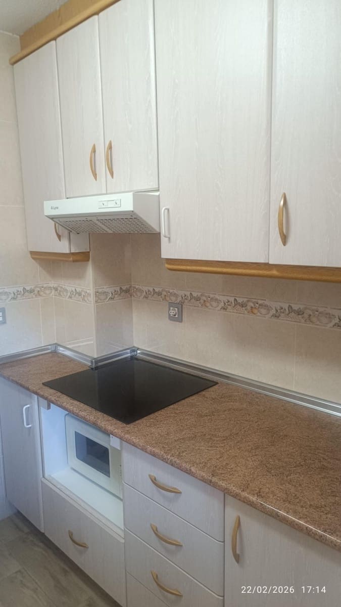 Apartamento de 2 habitaciones en Guardamar del Segura en venta - 215.000 € (Ref: 9962622)