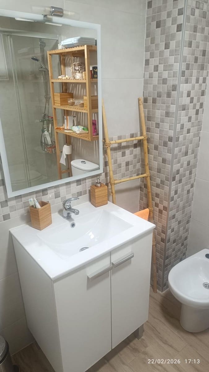 Apartamento de 2 habitaciones en Guardamar del Segura en venta - 215.000 € (Ref: 9962622)