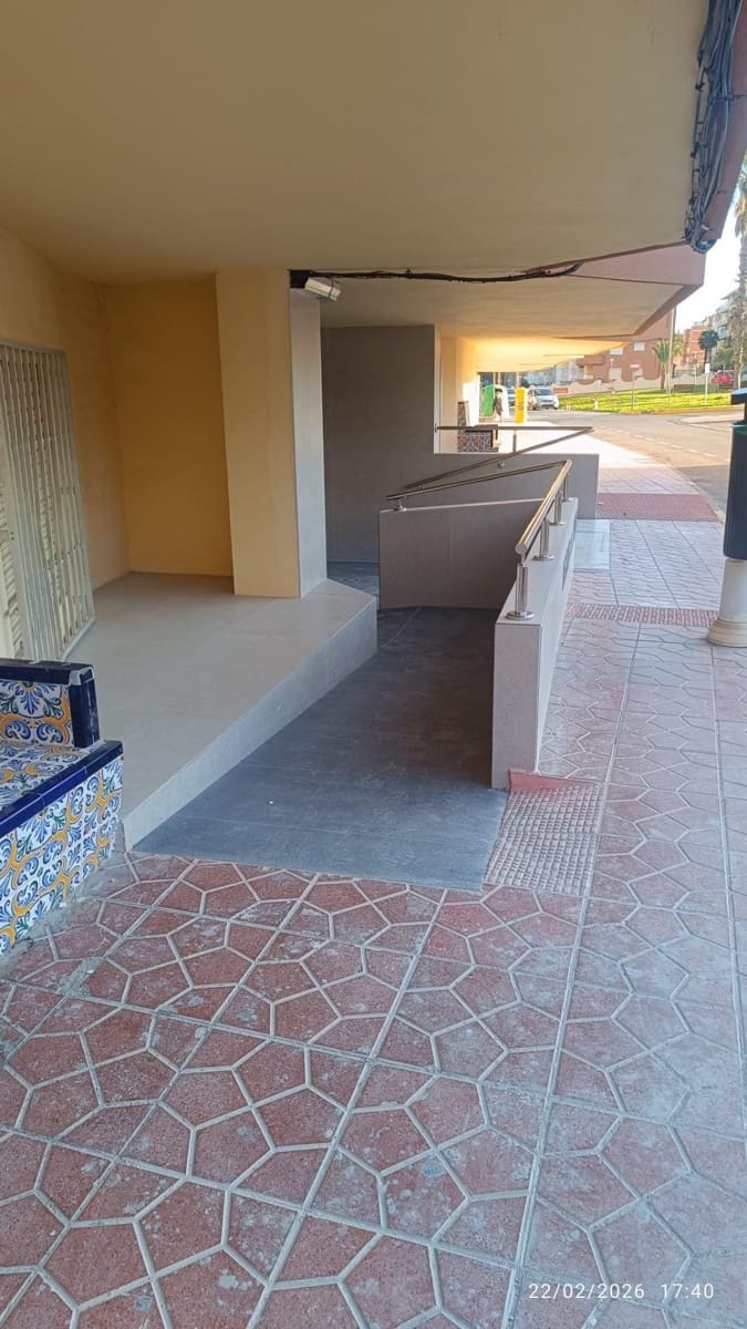 Apartamento de 2 habitaciones en Guardamar del Segura en venta - 215.000 € (Ref: 9962622)