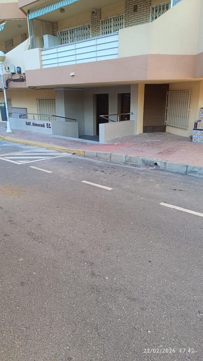 Apartamento de 2 habitaciones en Guardamar del Segura en venta - 215.000 € (Ref: 9962622)