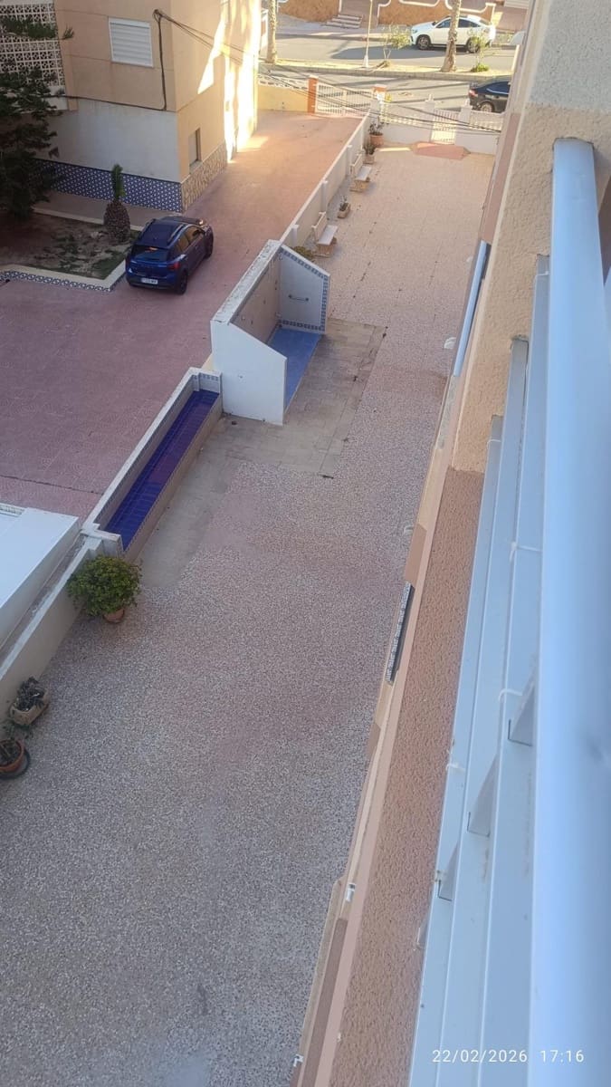 Apartamento de 2 habitaciones en Guardamar del Segura en venta - 215.000 € (Ref: 9962622)
