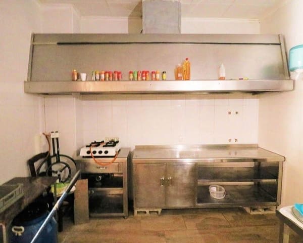 Kommersiell til salgs i Guardamar del Segura - € 175 000 (Ref: 9970566)