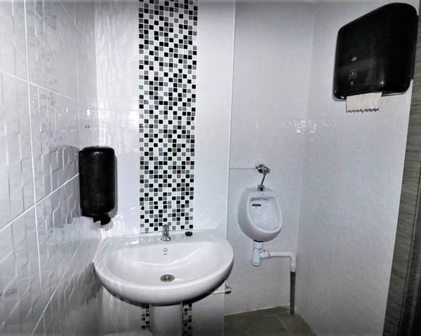 Kommersiell til salgs i Guardamar del Segura - € 175 000 (Ref: 9970566)