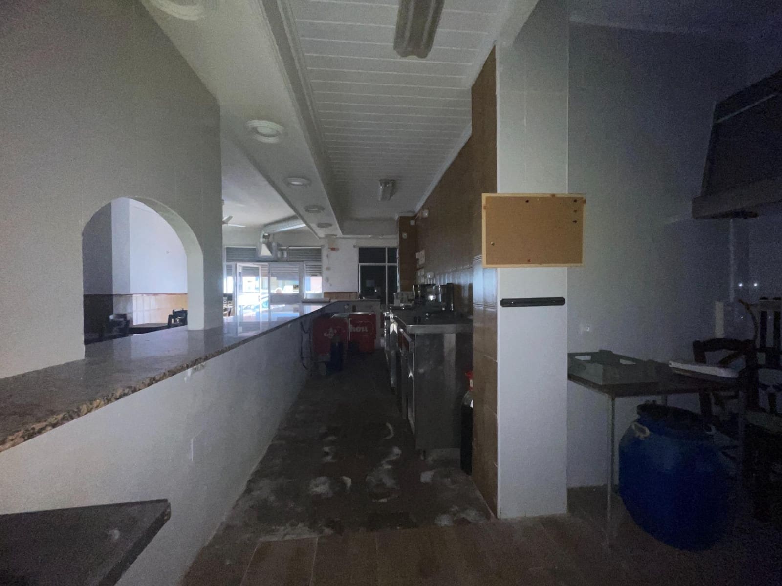 Commercial for sale in Guardamar del Segura - € 175,000 (Ref: 9970566)