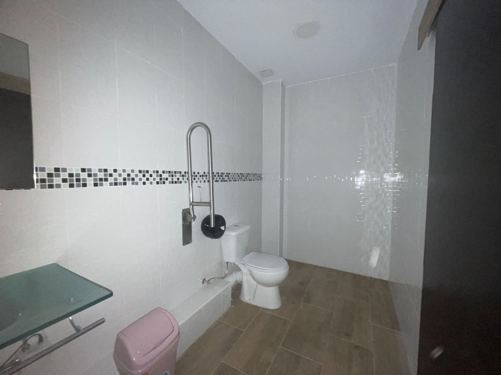 Commercial for sale in Guardamar del Segura - € 175,000 (Ref: 9970566)