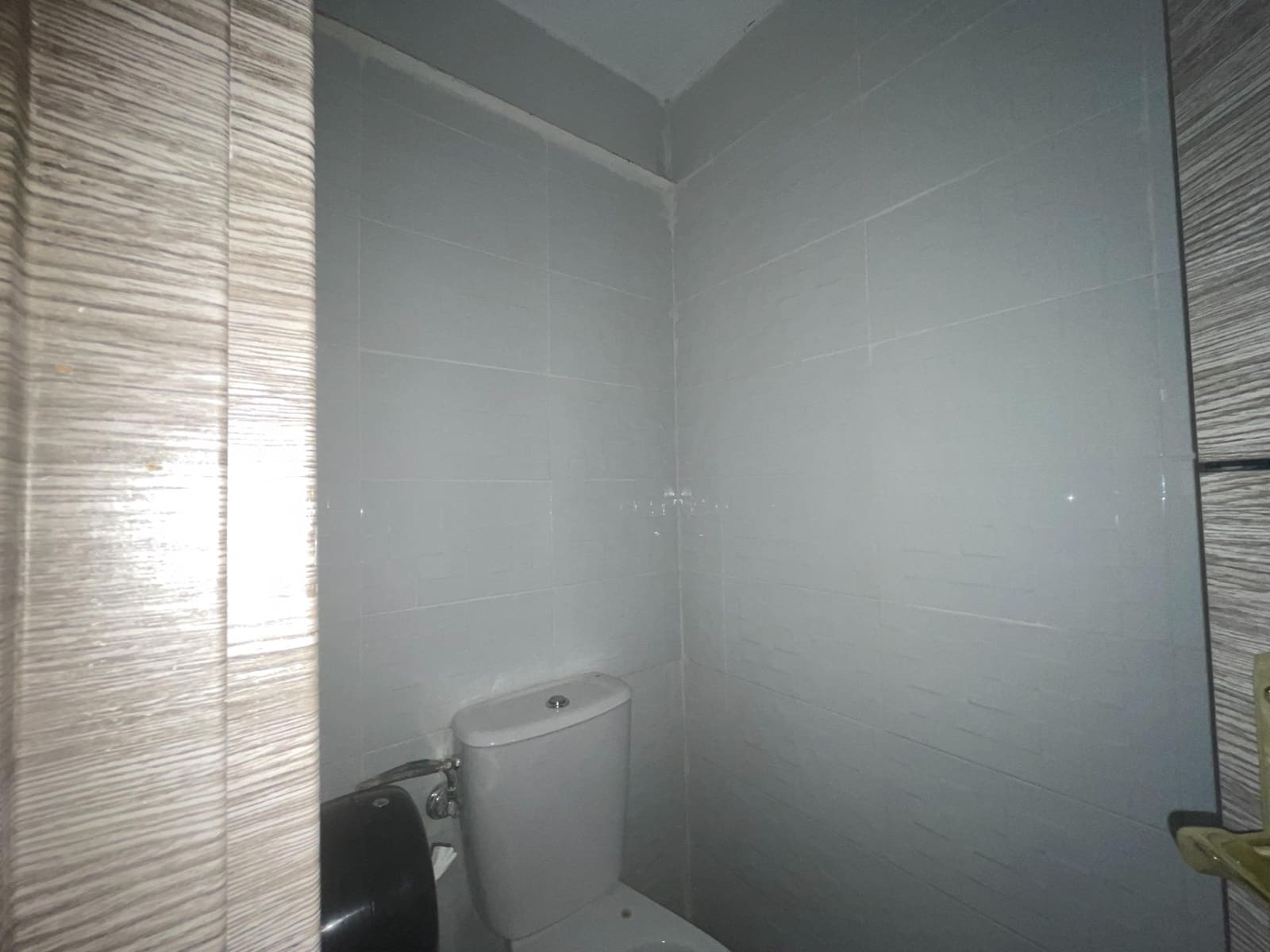 Commercial for sale in Guardamar del Segura - € 175,000 (Ref: 9970566)