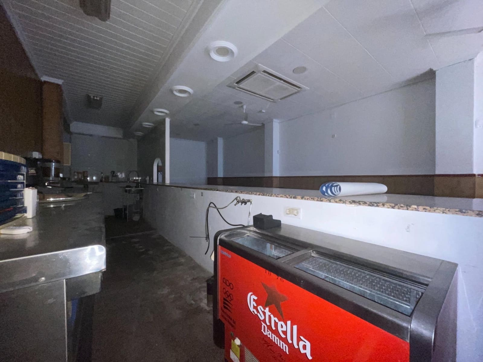 Commercial for sale in Guardamar del Segura - € 175,000 (Ref: 9970566)