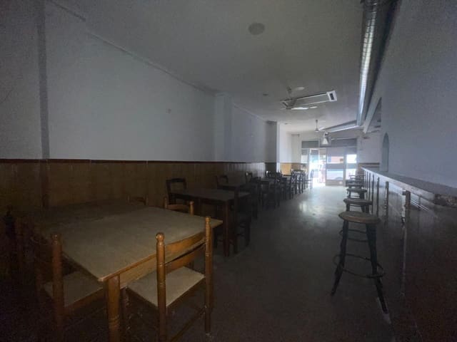 Kommersiell til salgs i Guardamar del Segura - € 175 000 (Ref: 9970566)