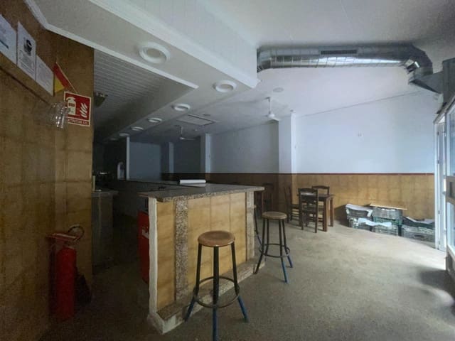 Kommersiell til salgs i Guardamar del Segura - € 175 000 (Ref: 9970566)