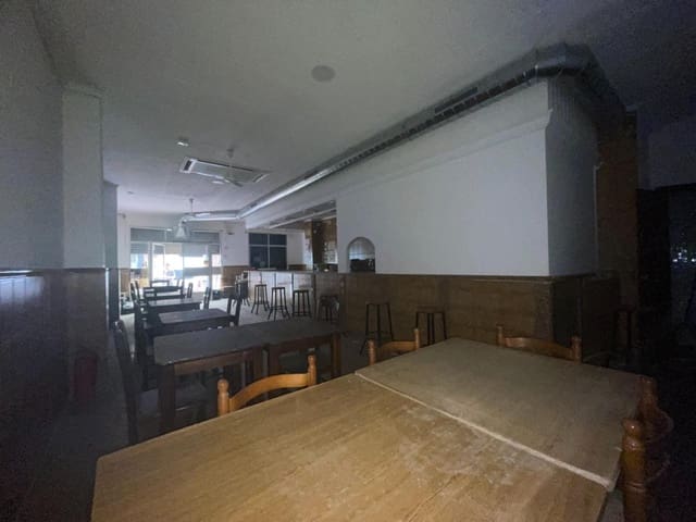 Kommersiell til salgs i Guardamar del Segura - € 175 000 (Ref: 9970566)