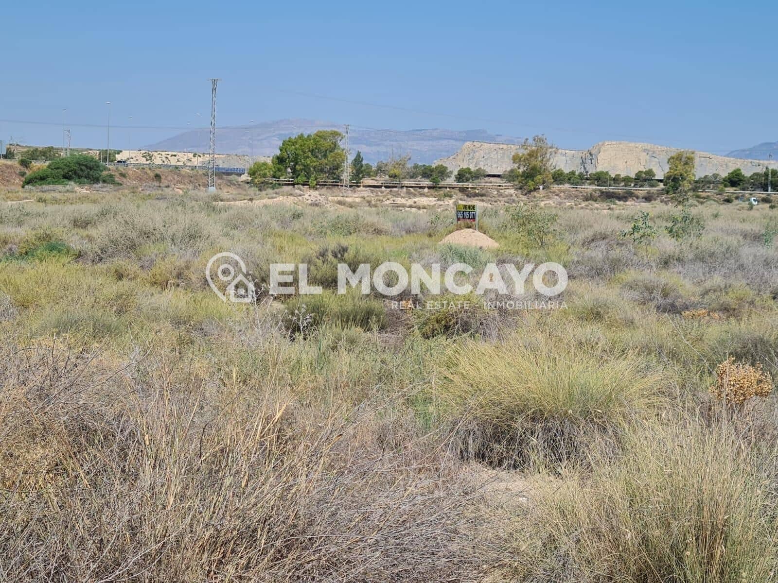 Grunde uden byggetilladelser til salg i Alicante by - € 89.000 (Ref: 9984955)