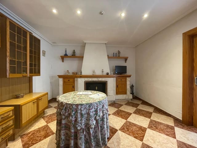 Casa de 5 habitaciones en San Miguel de Salinas en venta - 144.000 € (Ref: 9990692)
