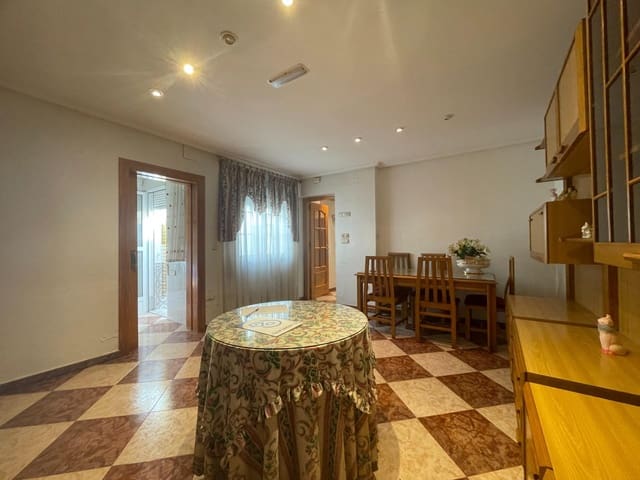 Casa de 5 habitaciones en San Miguel de Salinas en venta - 144.000 € (Ref: 9990692)