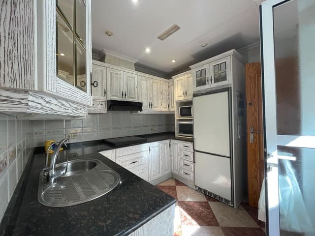 Casa de 5 habitaciones en San Miguel de Salinas en venta - 144.000 € (Ref: 9990692)
