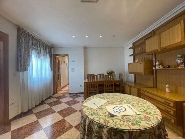 Casa de 5 habitaciones en San Miguel de Salinas en venta - 144.000 € (Ref: 9990692)