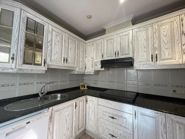 Casa de 5 habitaciones en San Miguel de Salinas en venta - 144.000 € (Ref: 9990692)