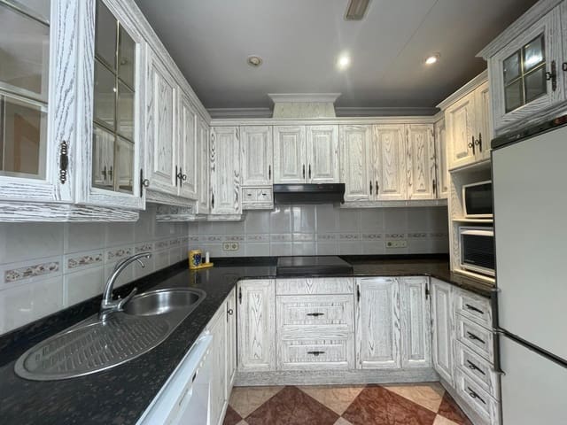 Casa de 5 habitaciones en San Miguel de Salinas en venta - 144.000 € (Ref: 9990692)