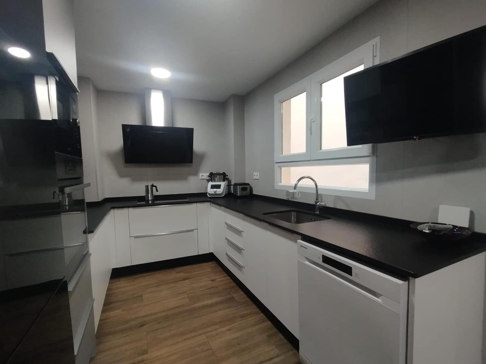 4 sypialnia Apartament na sprzedaż w Guardamar del Segura z garażem - 399 000 € (Ref: 9999584)