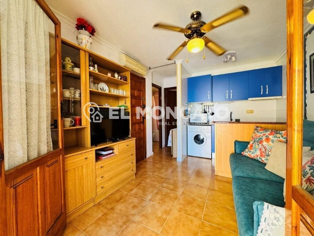 1 sypialnia Apartament na sprzedaż w Torrevieja z basenem - 125 000 € (Ref: 9999586)