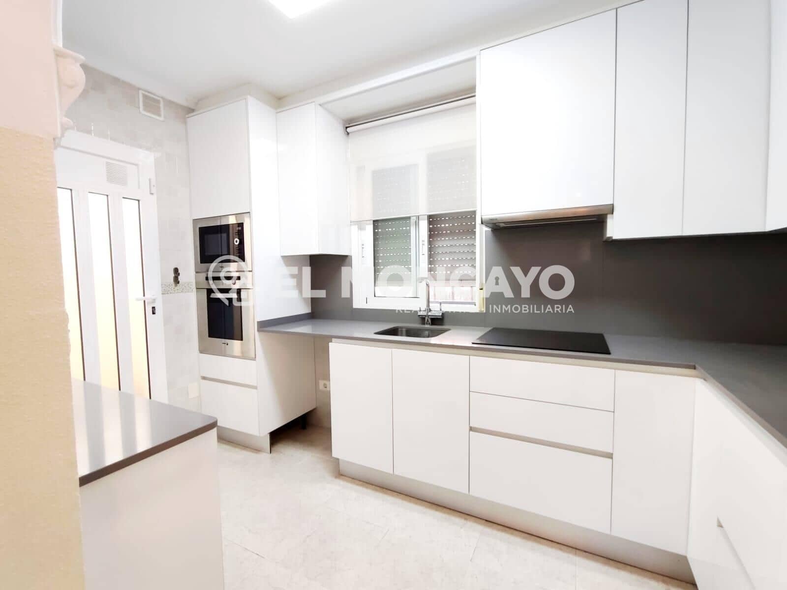 3 sypialnia Willa na sprzedaż w Bigastro z basenem garażem - 254 000 € (Ref: 9999587)