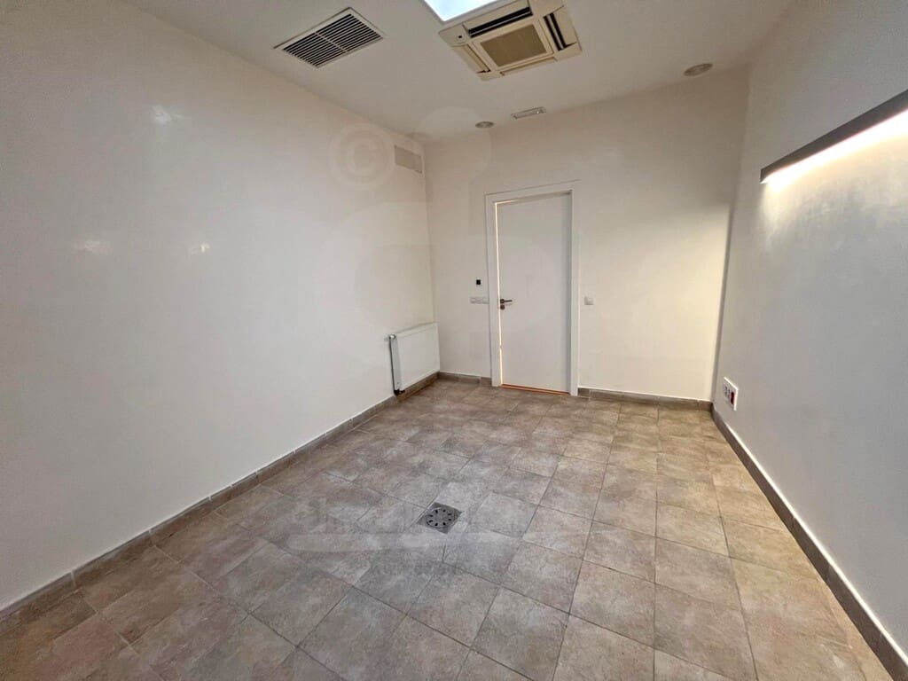 Commercieel te koop in Manacor - € 210.000 (Ref: 10026880)