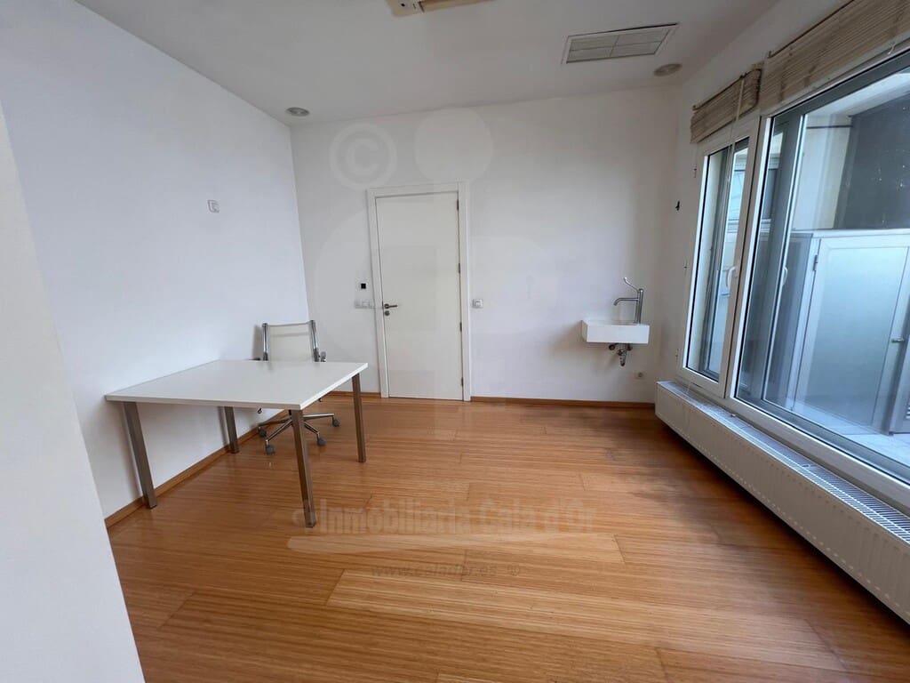 Commercieel te koop in Manacor - € 210.000 (Ref: 10026880)