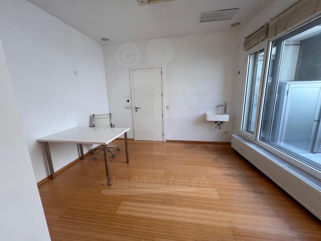 Commercieel te koop in Manacor - € 210.000 (Ref: 10026880)