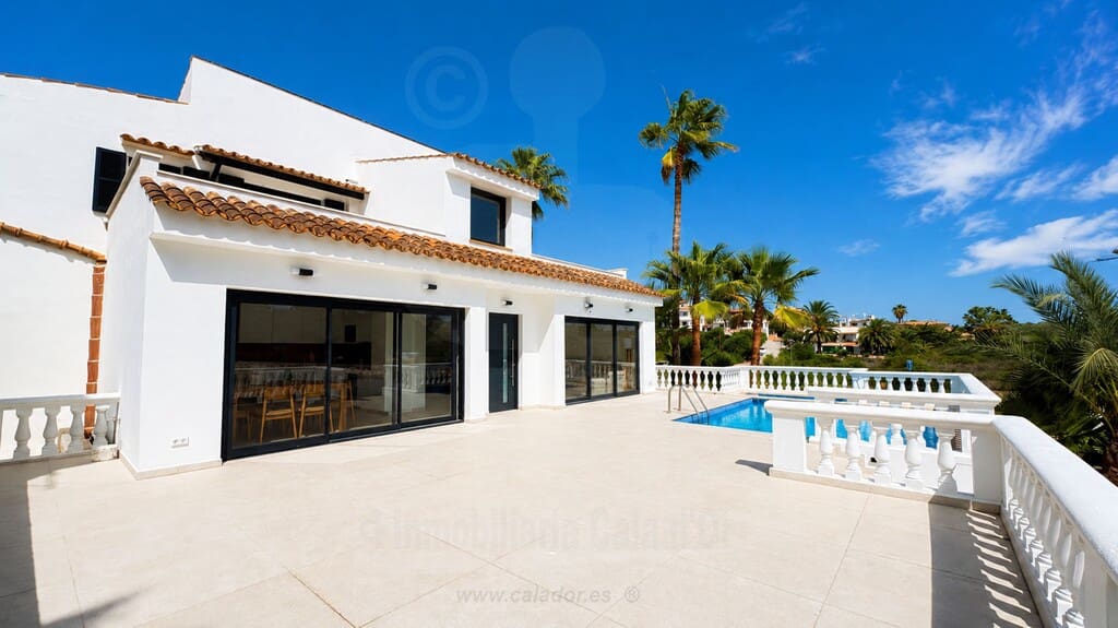 4 soverom Villa til salgs i Porto Petro med svømmebasseng - € 1 750 000 (Ref: 10034978)