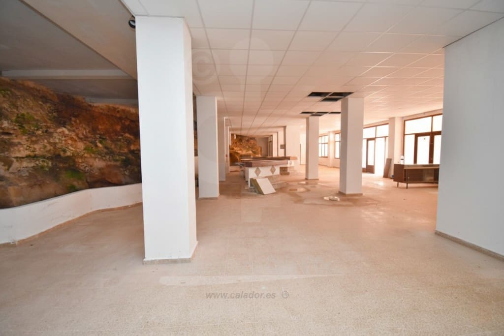 Commercial for sale in Porto Petro - € 510,000 (Ref: 6873973)