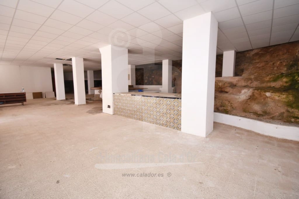 Commercial for sale in Porto Petro - € 510,000 (Ref: 6873973)