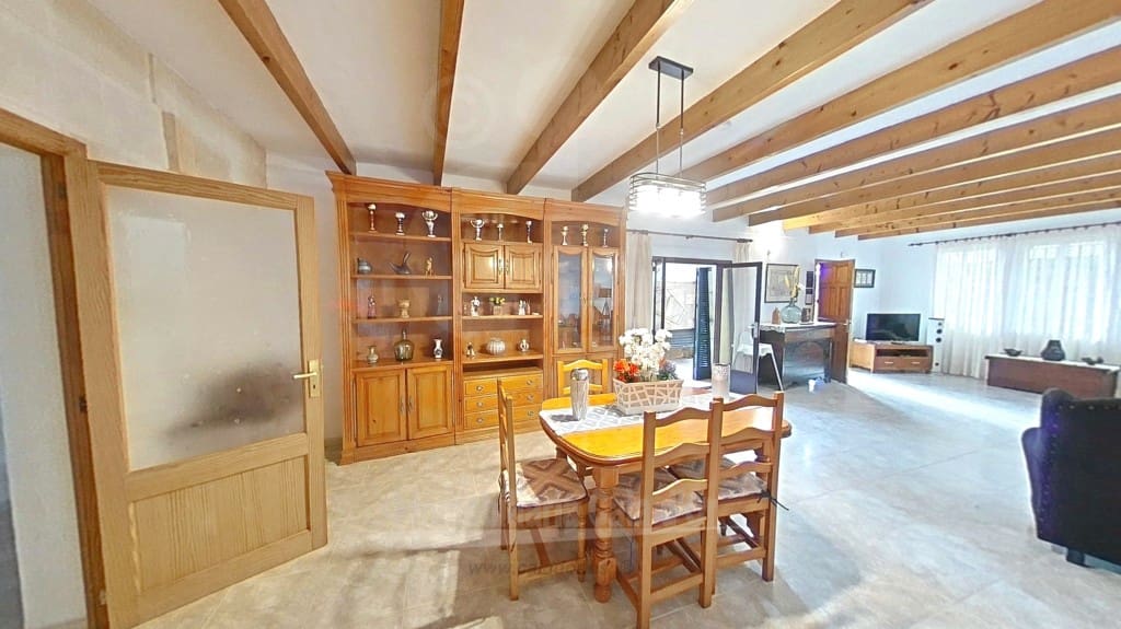 5 soveværelse Finca/Landehus til salg i Portocolom med swimmingpool - € 1.995.000 (Ref: 7323548)