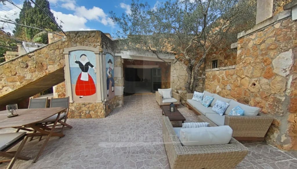 5 soveværelse Finca/Landehus til salg i Portocolom med swimmingpool - € 1.995.000 (Ref: 7323548)