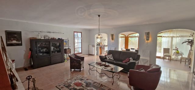 4 chambre Finca/Maison de Campagne à vendre à Cas Concos, Felanitx avec piscine - 1 390 000 € (Ref: 7932517)