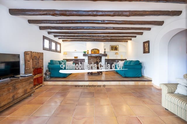 6 bedroom Villa for sale in Cala d'Or, Santanyí with pool - € 2,700,000 (Ref: 8096865)