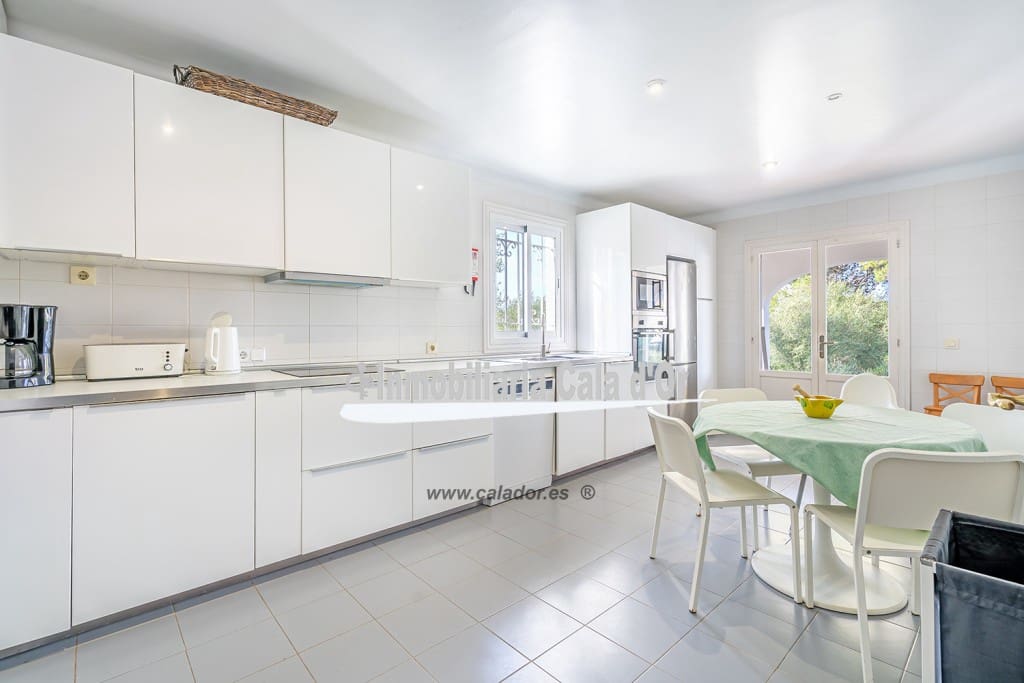 6 soveværelse Villa til salg i Cala d'Or med swimmingpool - € 2.700.000 (Ref: 8096865)