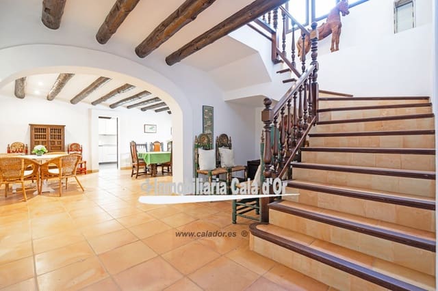 6 slaapkamer Villa te koop in Cala d'Or, Santanyí met zwembad - € 2.900.000 (Ref: 8096865)