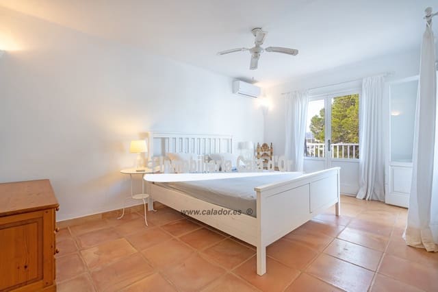 6 bedroom Villa for sale in Cala d'Or, Santanyí with pool - € 2,700,000 (Ref: 8096865)