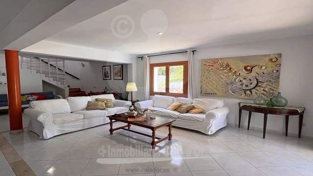 3 slaapkamer Villa te koop in Cala d'Or, Santanyí met zwembad garage - € 1.590.000 (Ref: 8244956)