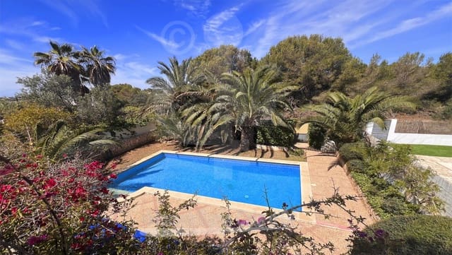3 slaapkamer Villa te koop in Cala d'Or, Santanyí met zwembad garage - € 1.590.000 (Ref: 8244956)