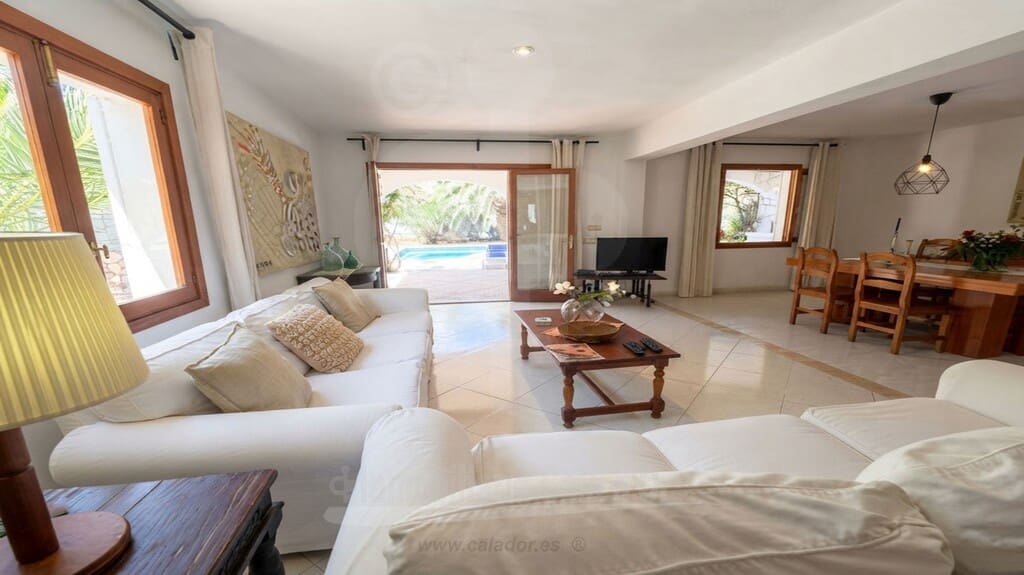 3 soverom Villa til salgs i Cala d'Or med svømmebasseng garasje - € 1 590 000 (Ref: 8244956)
