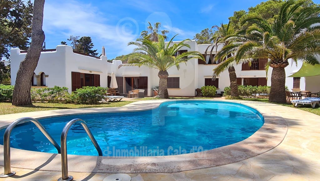 17 bedroom Hotel for sale in Cala d'Or with pool - € 3,600,000 (Ref: 8339646)
