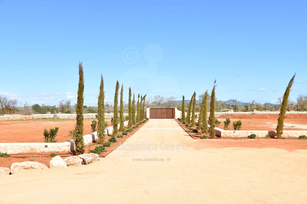 5 soveværelse Finca/Landehus til salg i Cala Llombards med swimmingpool - € 2.980.000 (Ref: 8339647)