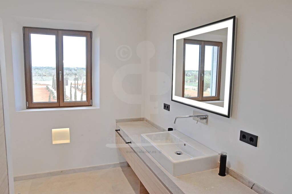 5 soveværelse Finca/Landehus til salg i Cala Llombards med swimmingpool - € 2.980.000 (Ref: 8339647)