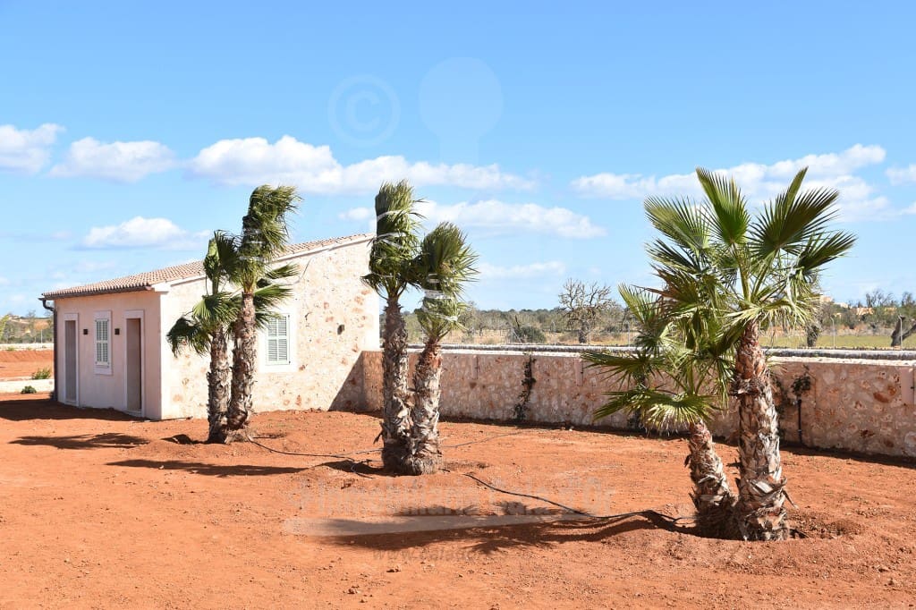 5 soveværelse Finca/Landehus til salg i Cala Llombards med swimmingpool - € 2.980.000 (Ref: 8339647)