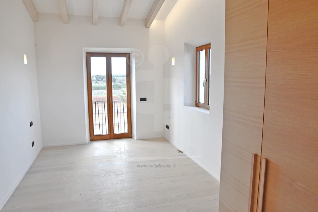 5 soveværelse Finca/Landehus til salg i Cala Llombards med swimmingpool - € 2.980.000 (Ref: 8339647)