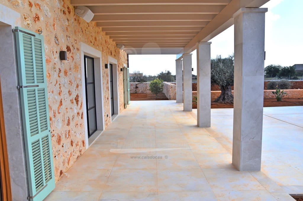 5 soveværelse Finca/Landehus til salg i Cala Llombards med swimmingpool - € 2.980.000 (Ref: 8339647)